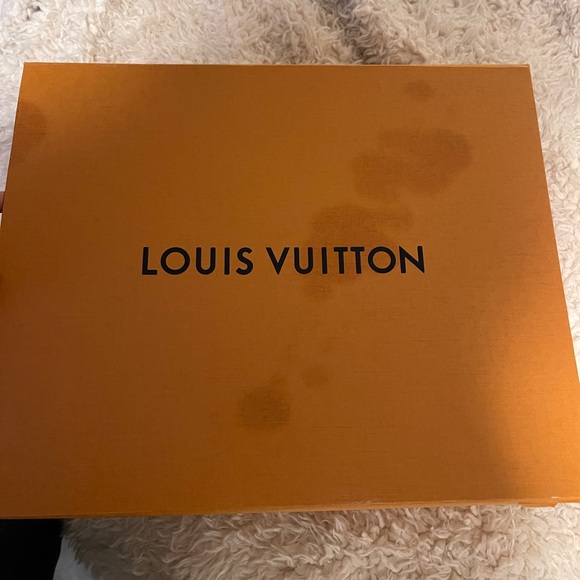 LOUIS VUITTON
Empreinte Montsouris PM Black Backpack (online edition only) - Picture 6 of 16